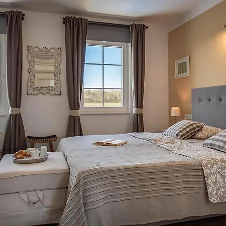 Ferienhaus Tempera Pula