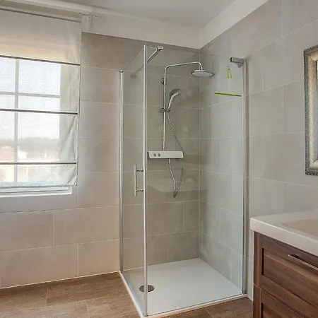 Tempera Semesterbostad *